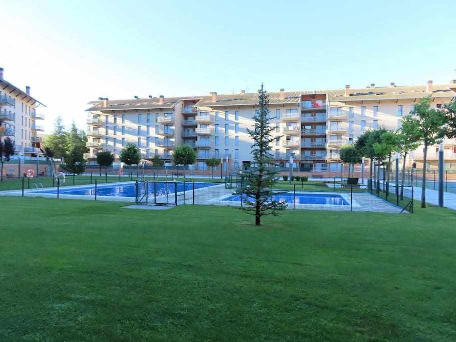 Precioso Atico Con Bonitas Vistas A La Pena Oroel Apartment Jaca Exterior photo