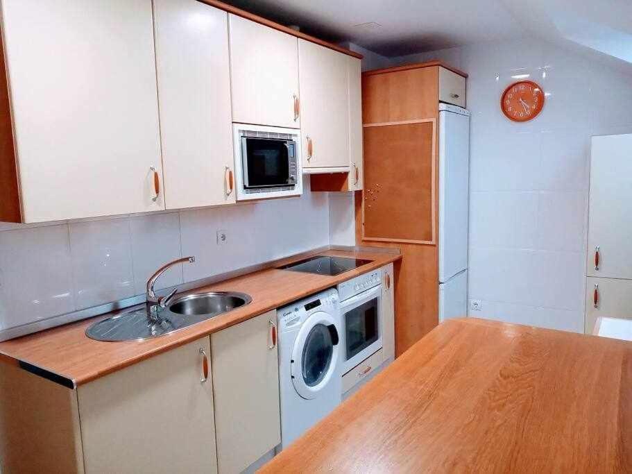 Precioso Atico Con Bonitas Vistas A La Pena Oroel Apartment Jaca Exterior photo